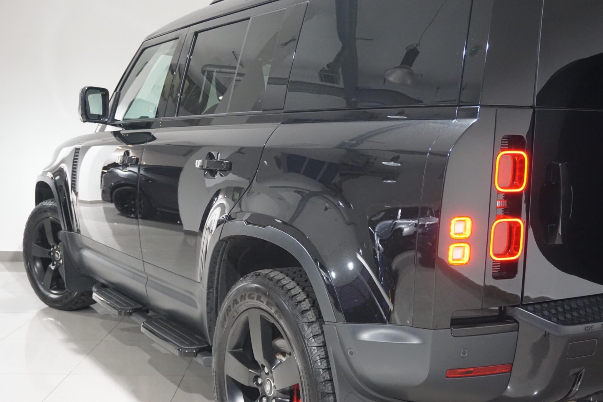 Land Rover Defender 110 3.0 D250 MHEV HSE Hard Top SUV 5dr Diesel Auto 4WD MWB Euro 6 (s/s) (250 ps)